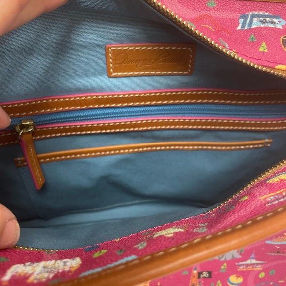Disney Parks Dooney & Bourke Attractions Park Life Pink Tote Bag Purse Pink New - Picture 9 of 11